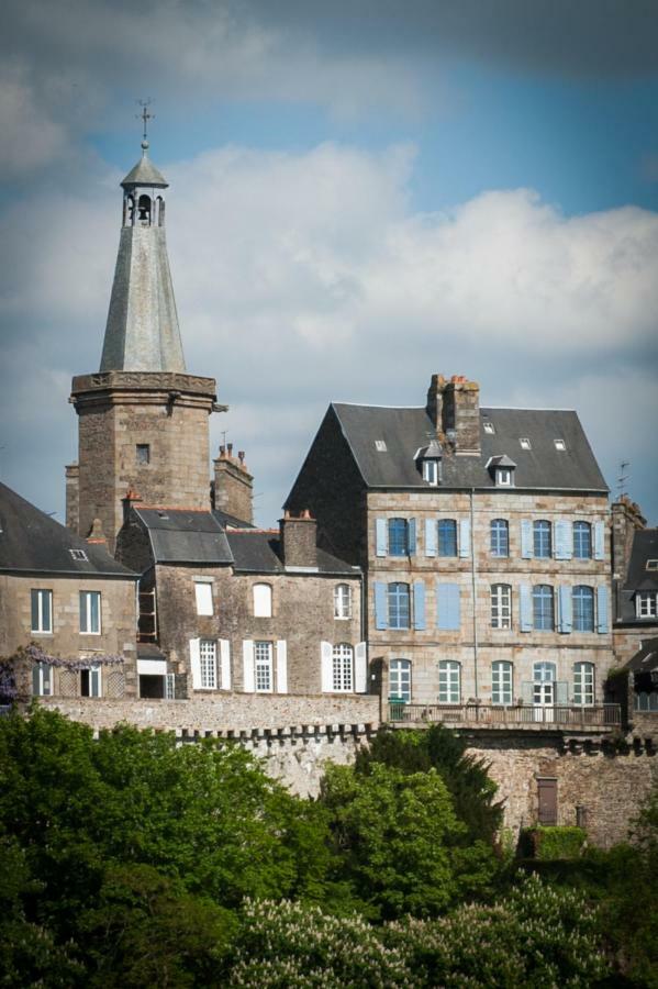 Hotel Particulier Le Mercier De Montigny -Une Nuit Sur Les Remparts- Fougères Habitación foto